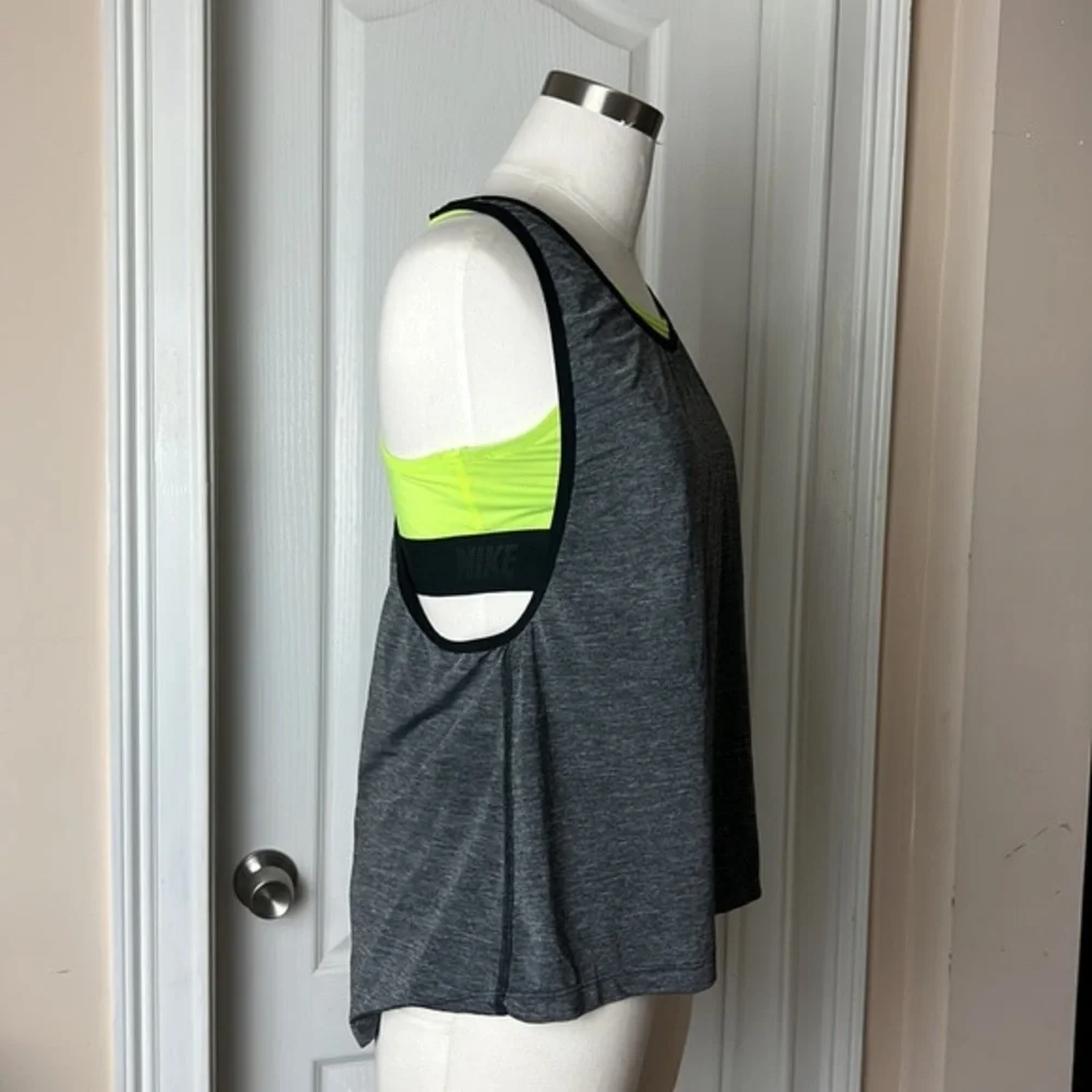 Nike tank‎ top